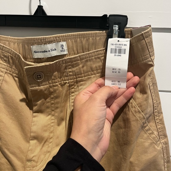 Abercrombie and Fitch Cargo Relax Utility Pants - Picture 6 of 7